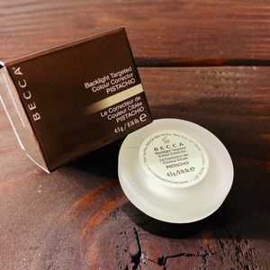 BECCA Backlight Targeted Colour Corrector